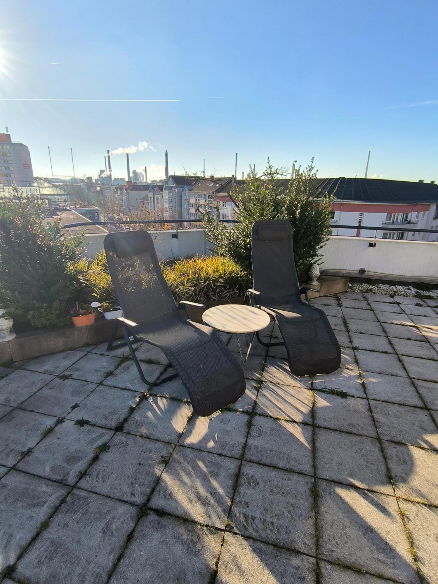 Im Herzen Von Wiesdorf- Blick Auf Das Bayer-Kreuz -Appartement Mit 2 Schlafzimmern-Fuer 3 Personen -Zentral Gelegen - Friedrich Ebert Platz 5A , 4Te Etage - Dachterrasse Und Sauna - Kaution Pflicht - Leverkusen Exterior foto