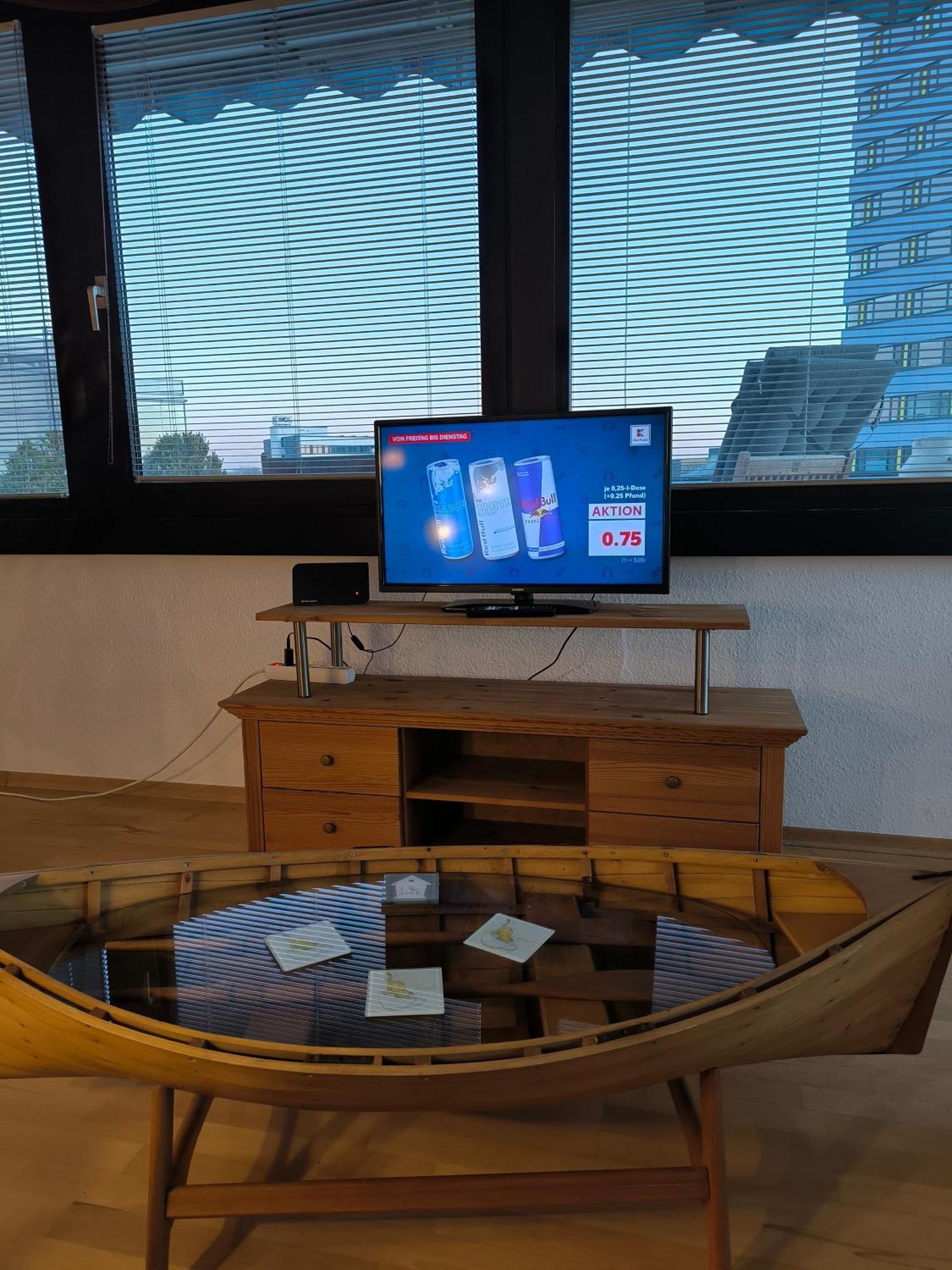 Im Herzen Von Wiesdorf- Blick Auf Das Bayer-Kreuz -Appartement Mit 2 Schlafzimmern-Fuer 3 Personen -Zentral Gelegen - Friedrich Ebert Platz 5A , 4Te Etage - Dachterrasse Und Sauna - Kaution Pflicht - Leverkusen Exterior foto